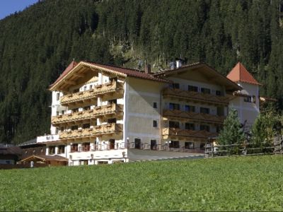 Alpinhotel**** Berghaus