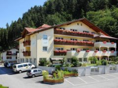 Saldur Small Active Hotel